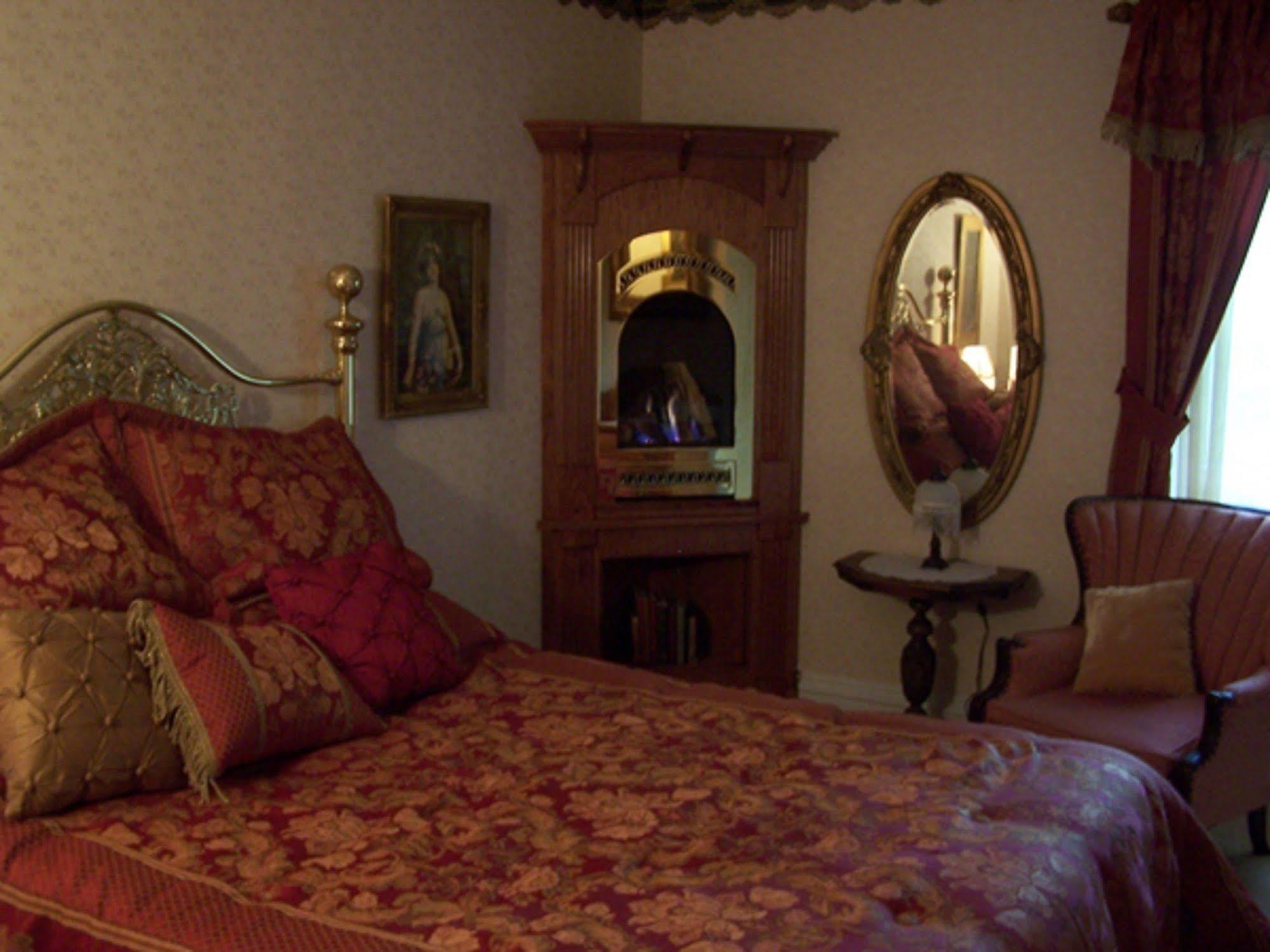 Bellinger Rose Bed & Breakfast Herkimer Экстерьер фото