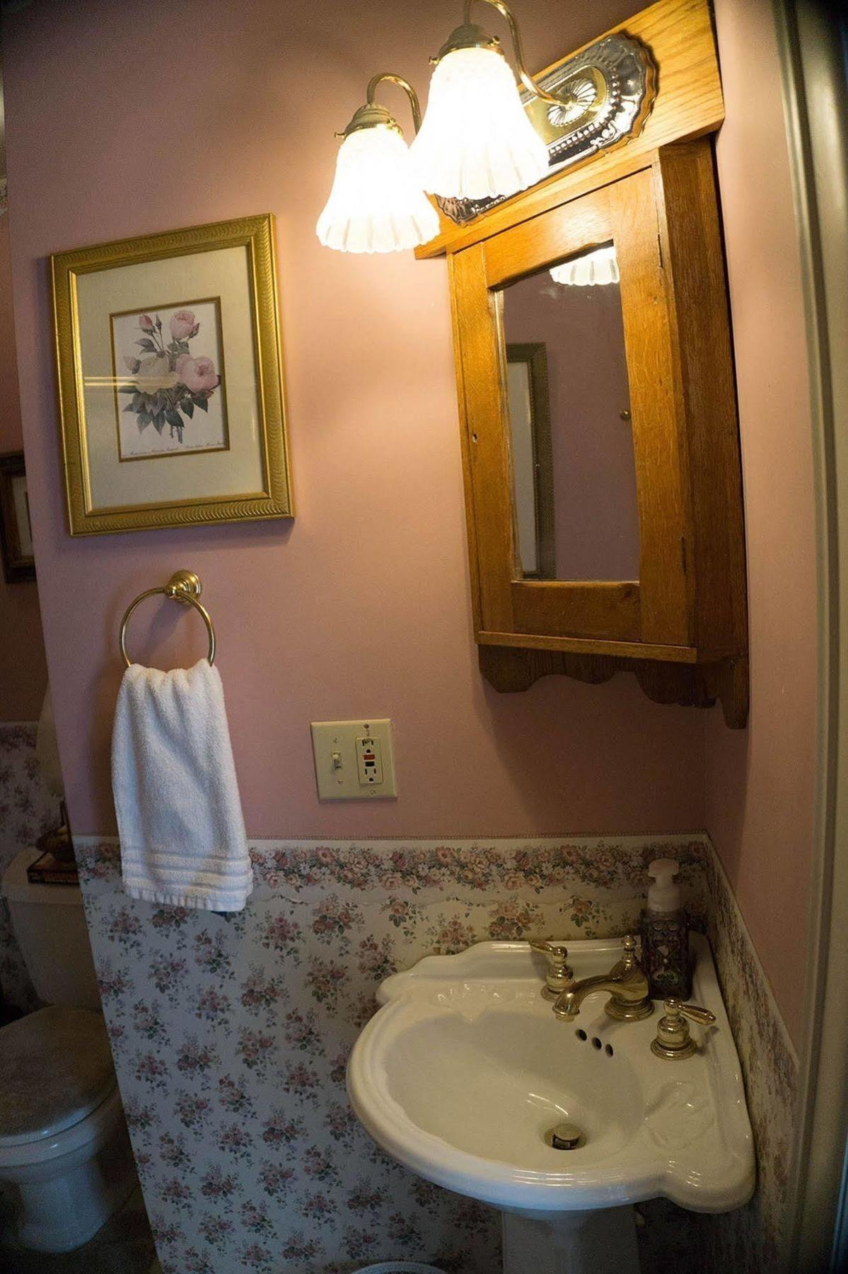 Bellinger Rose Bed & Breakfast Herkimer Экстерьер фото