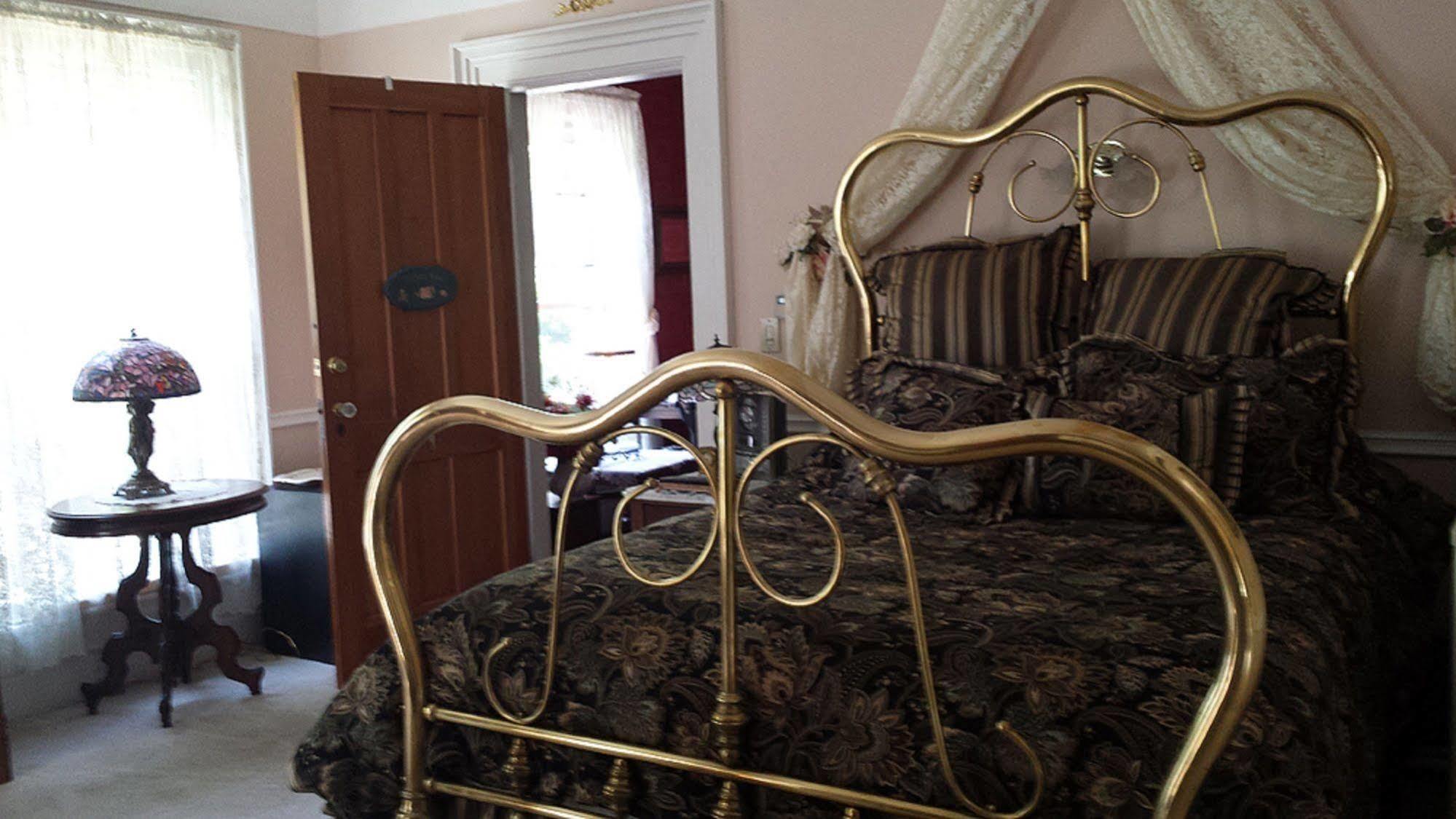 Bellinger Rose Bed & Breakfast Herkimer Экстерьер фото