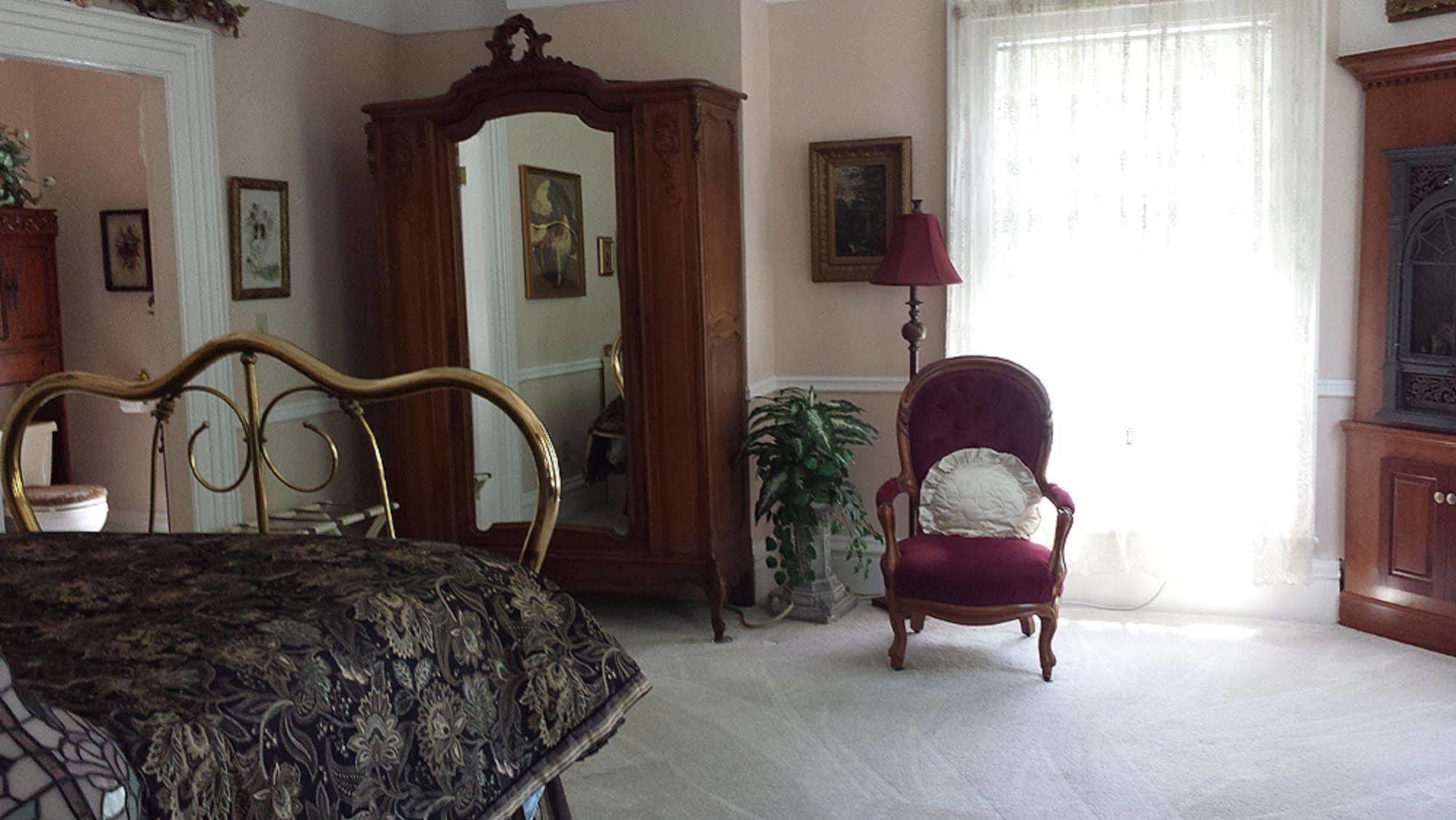 Bellinger Rose Bed & Breakfast Herkimer Экстерьер фото